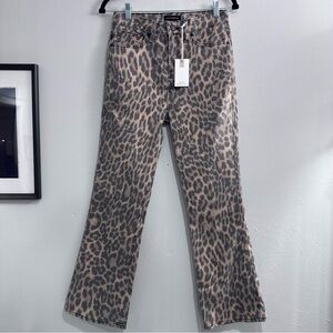 Good American 
Good Standard Kick Flare Denim